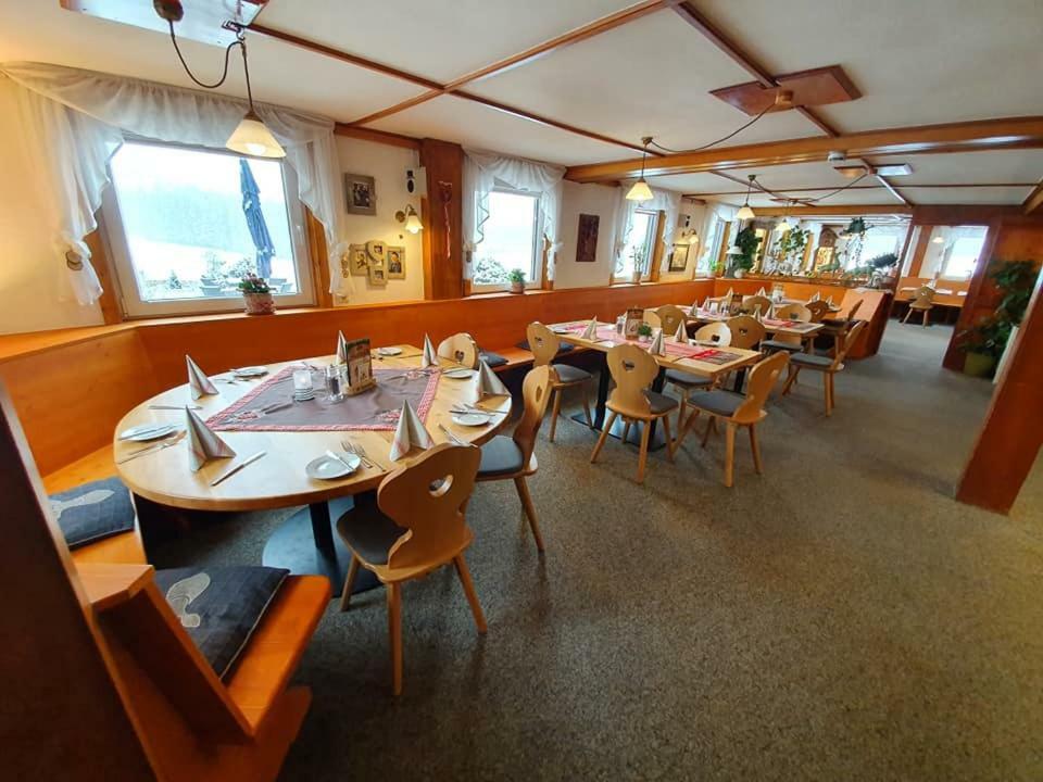 Gasthaus Zum Hirschen Furtwangen Exterior photo